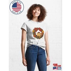 Christmas Cat With Laurel Wreath Classic T-Shirt Unisex